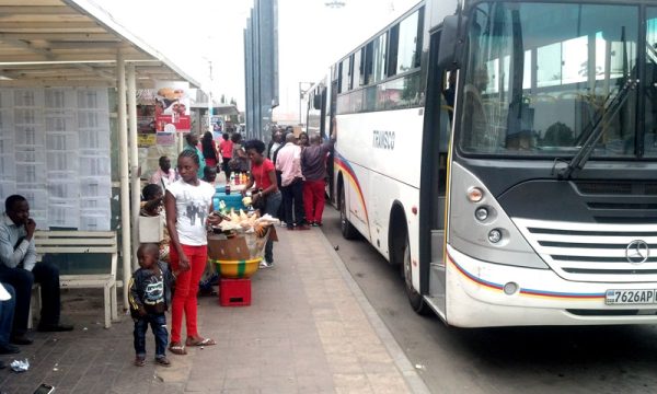RDC : le prix du transport en commun passe de 1000 à 2000 F - Journal ...
