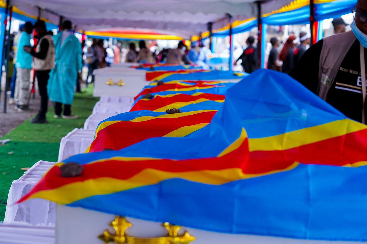 Des funérailles émouvante pour les victimes des bombardements à Mugunga