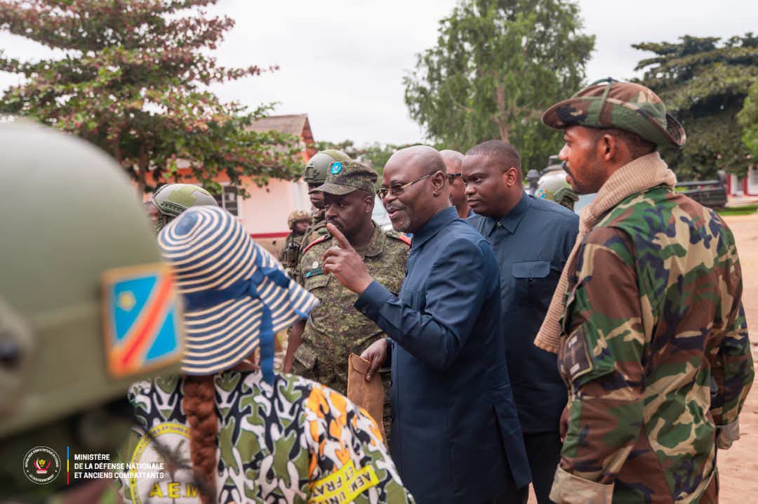 Kongo-Central : Le VPM Guy Kabombo à Kitona pour superviser la modernisation de la base militaire des FARDC