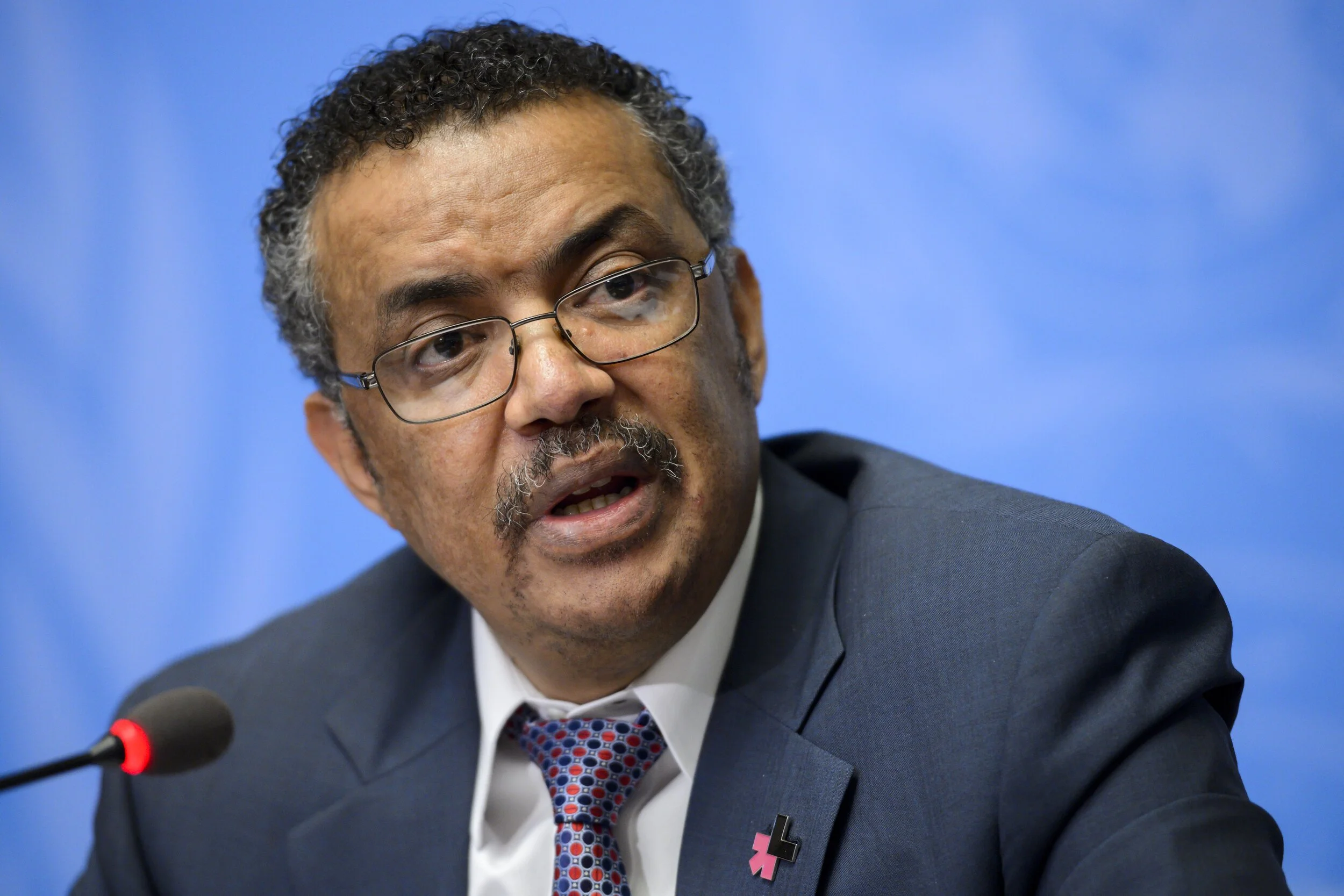 Ebola en RDC : l’OMS lance un essai clinique inédit alors que l’épidémie continue de gagner du terrain