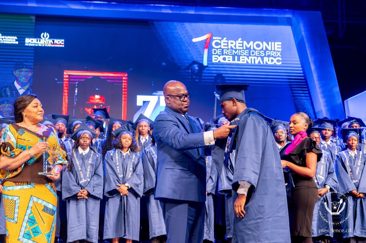 RDC : Le Président Tshisekedi lance le Programme national « Excellentia RDC » et octroie des bourses à 185 lauréats