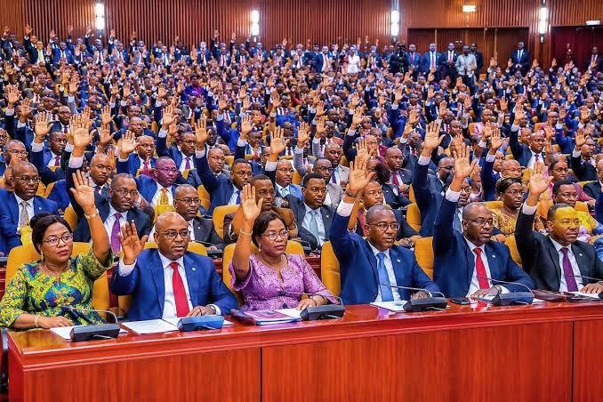 RDC : l’Assemblée nationale valide le projet de loi anticorruption et proroge l’état de siège