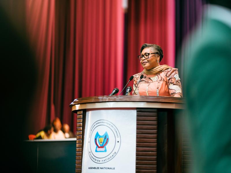 Judith Suminwa attendue à l’Assemblée nationale pour présenter un budget record de 24,8 milliards USD
